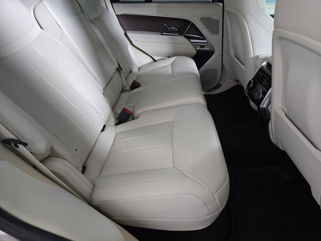 Used 2024 Land Rover Range Rover SE image 21