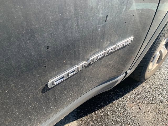Used 2018 Jeep Compass Latitude w/ Cold Weather Group AWD/4WD image 8