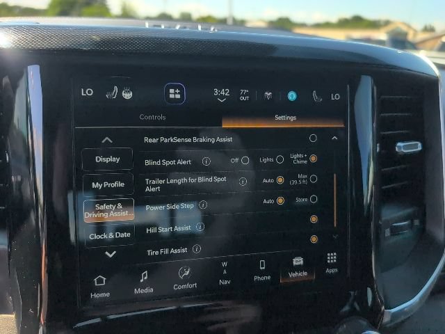 Used 2022 RAM 1500 Laramie AWD/4WD image 37