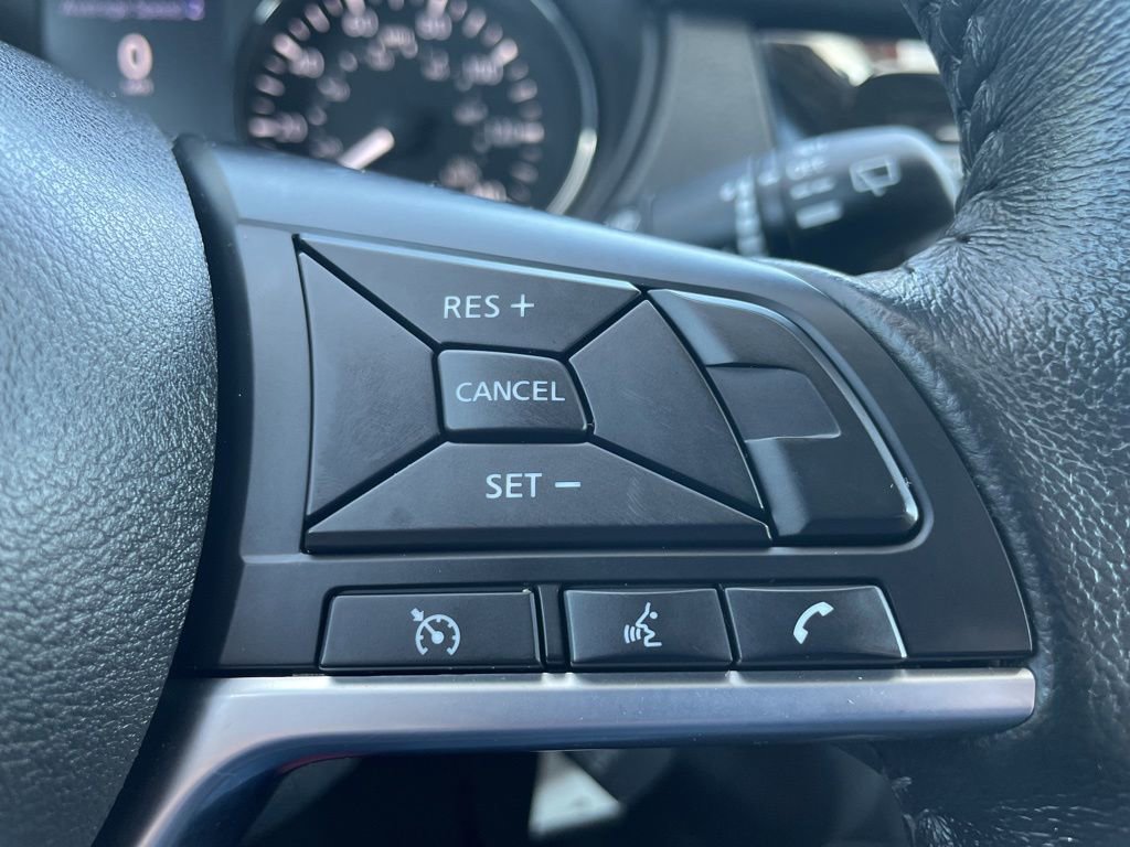 Used 2018 Nissan Rogue S w/ S Value Package AWD/4WD image 12