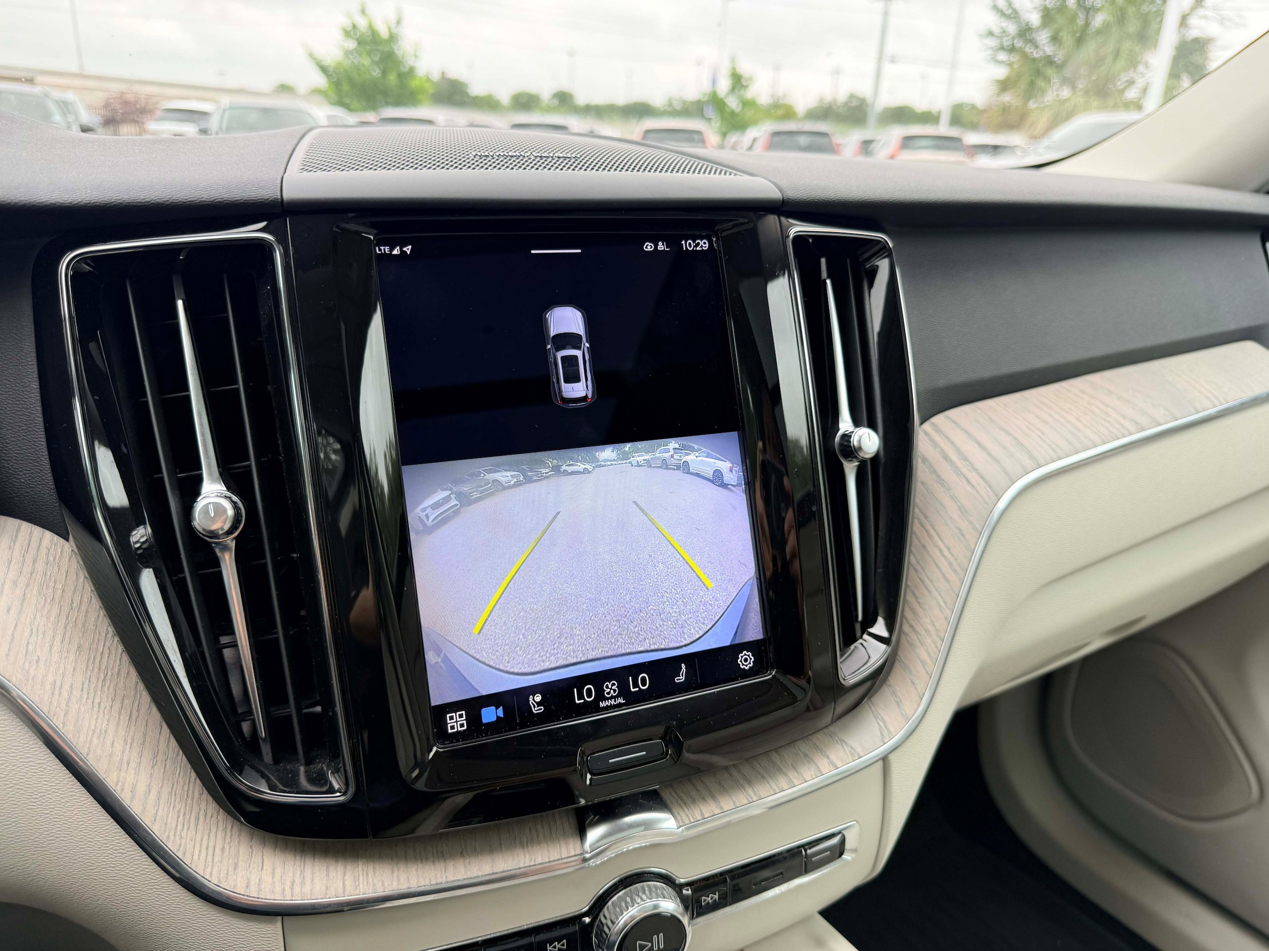 Certified 2023 Volvo XC60 B5 Plus w/ Climate Package FWD image 20