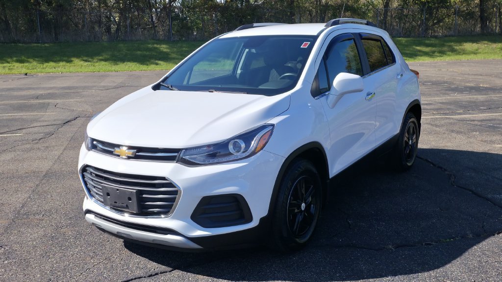 Used 2020 Chevrolet Trax LT w/ LT Convenience Package FWD image 3
