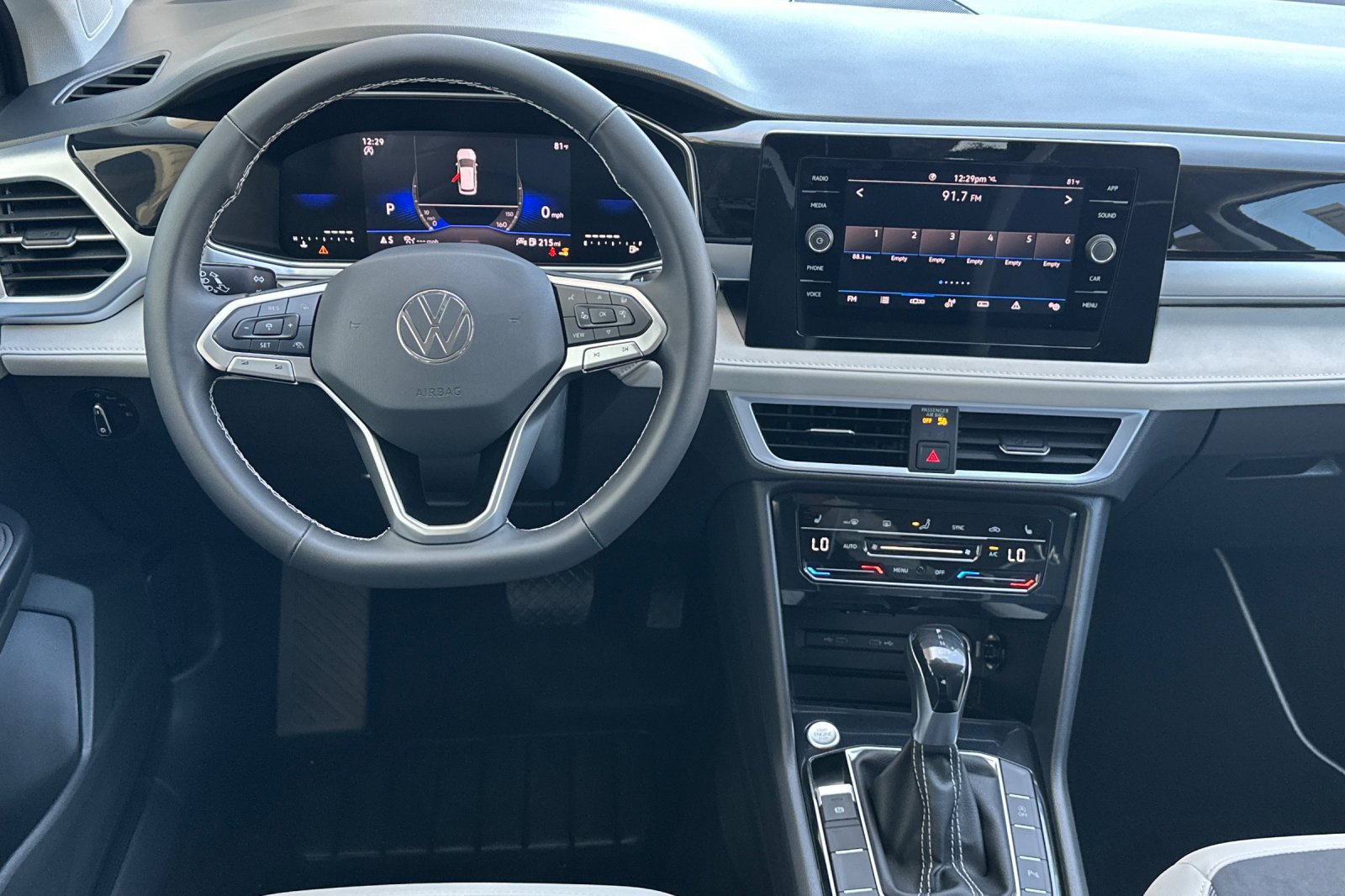 New 2026 Volkswagen Taos SE FWD image 12