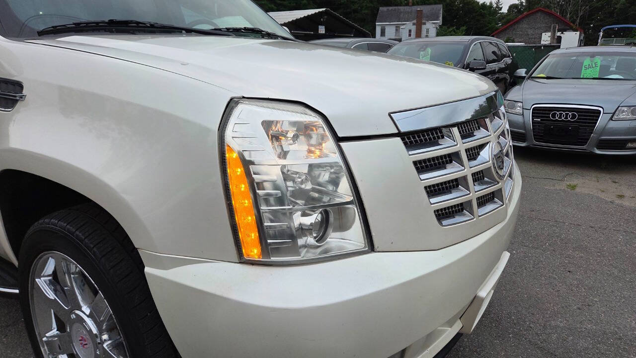 Used 2010 Cadillac Escalade ESV Luxury AWD/4WD image 21