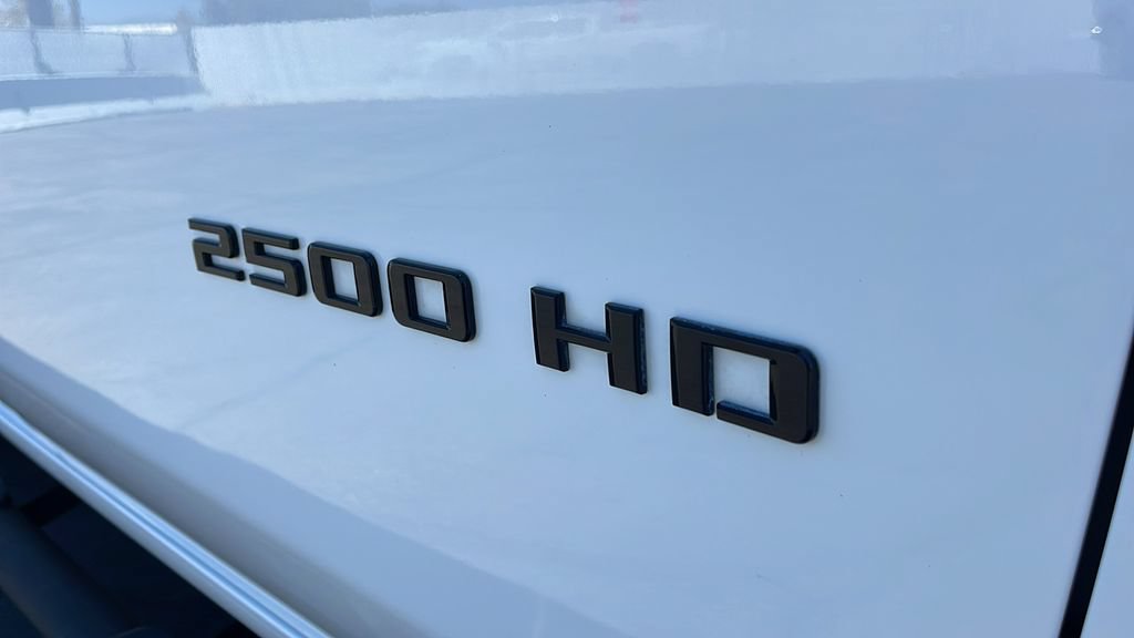 Used 2022 Chevrolet Silverado 2500 Custom w/ Gooseneck/5TH Wheel Package RWD image 11
