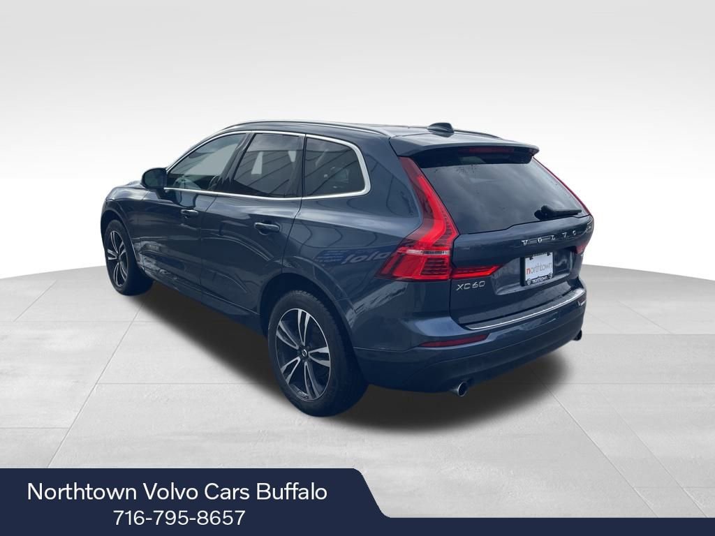Used 2021 Volvo XC60 T5 Momentum w/ Premium Package image 3