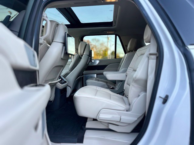 Used 2019 Lincoln Navigator L Reserve AWD/4WD image 20