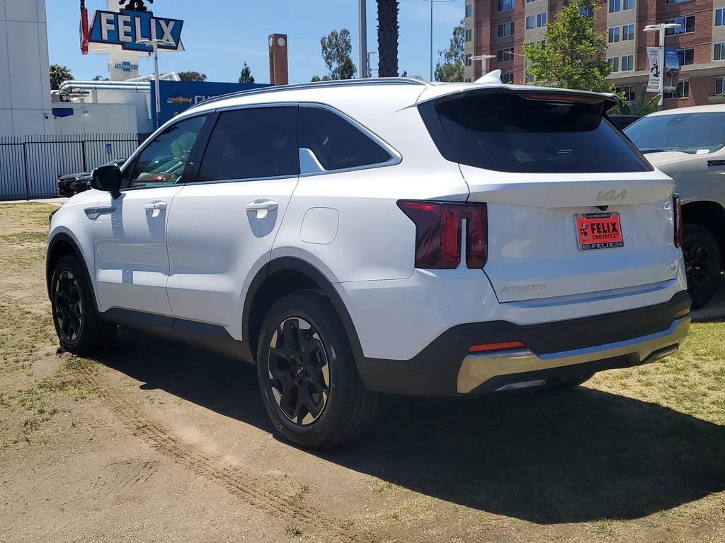 Used 2024 Kia Sorento S AWD/4WD image 5