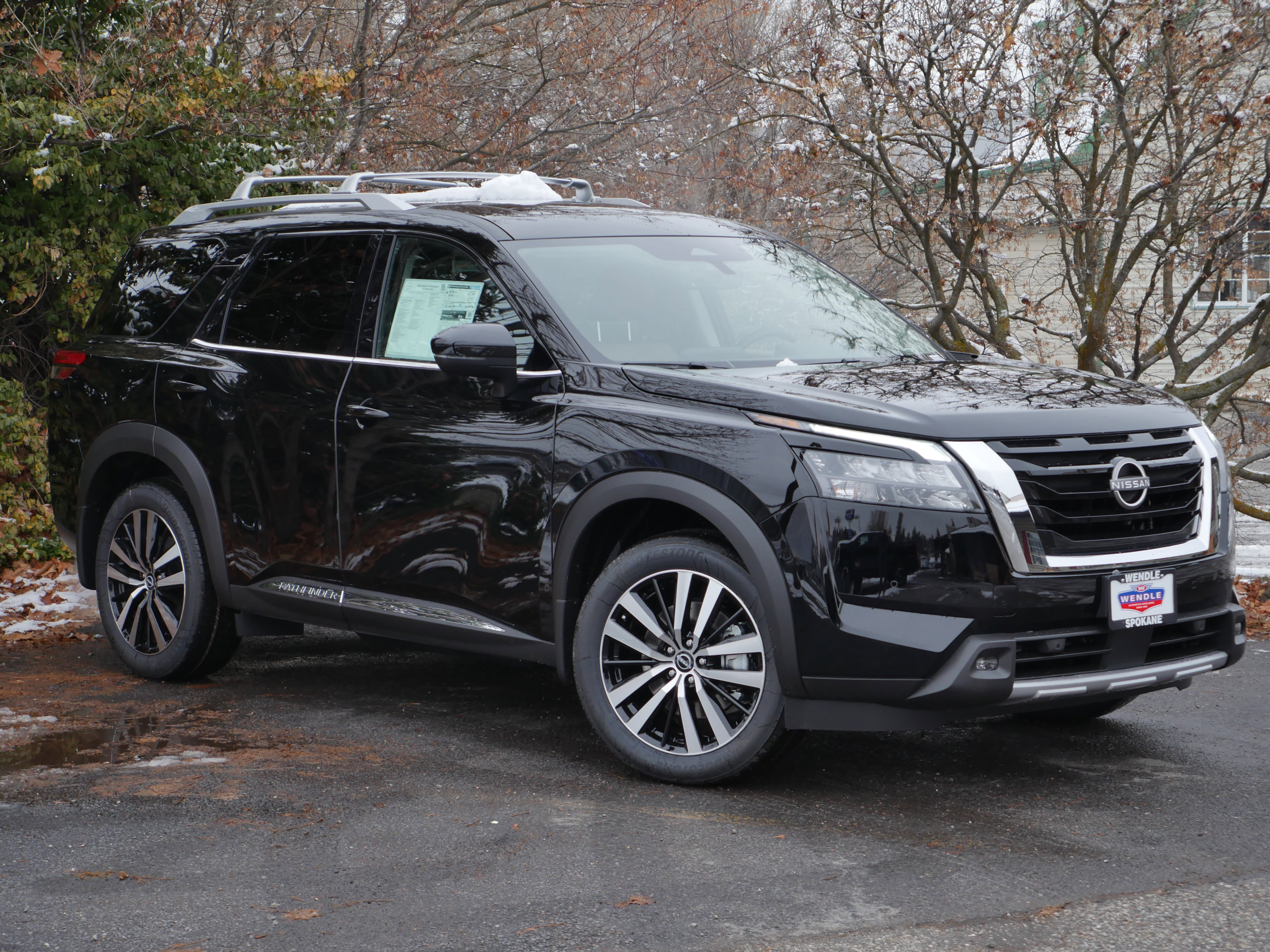 Certified 2025 Nissan Pathfinder Platinum w/ Cargo Package image 34