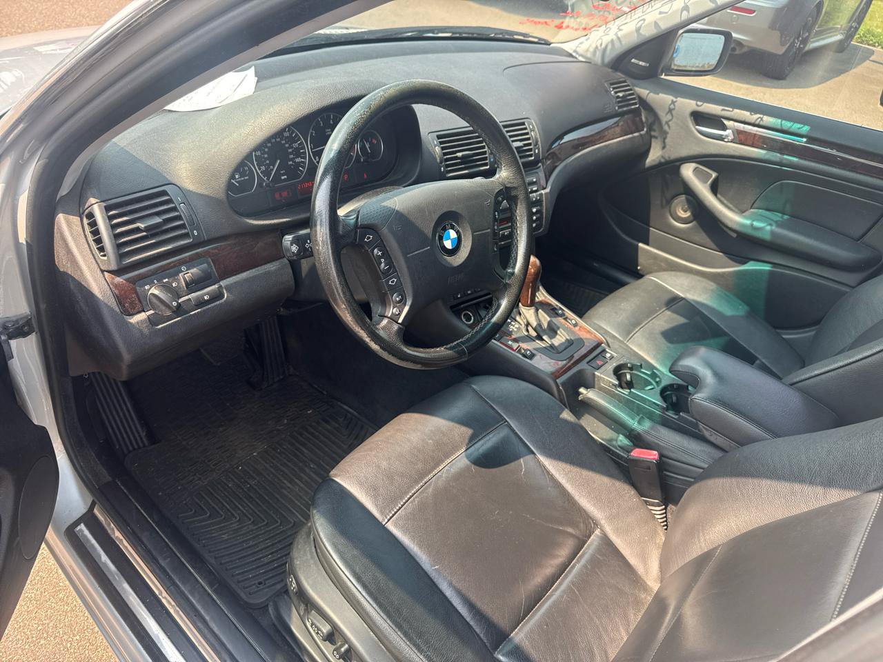 Used 2005 BMW 330i Sedan RWD image 9