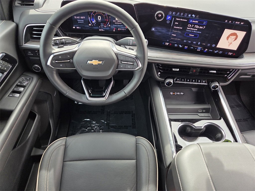 Used 2025 Chevrolet Suburban Premier image 19