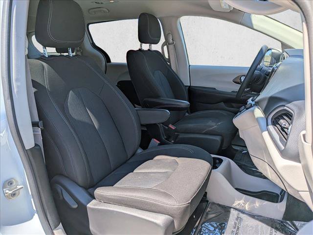 Used 2023 Chrysler Voyager LX FWD image 22