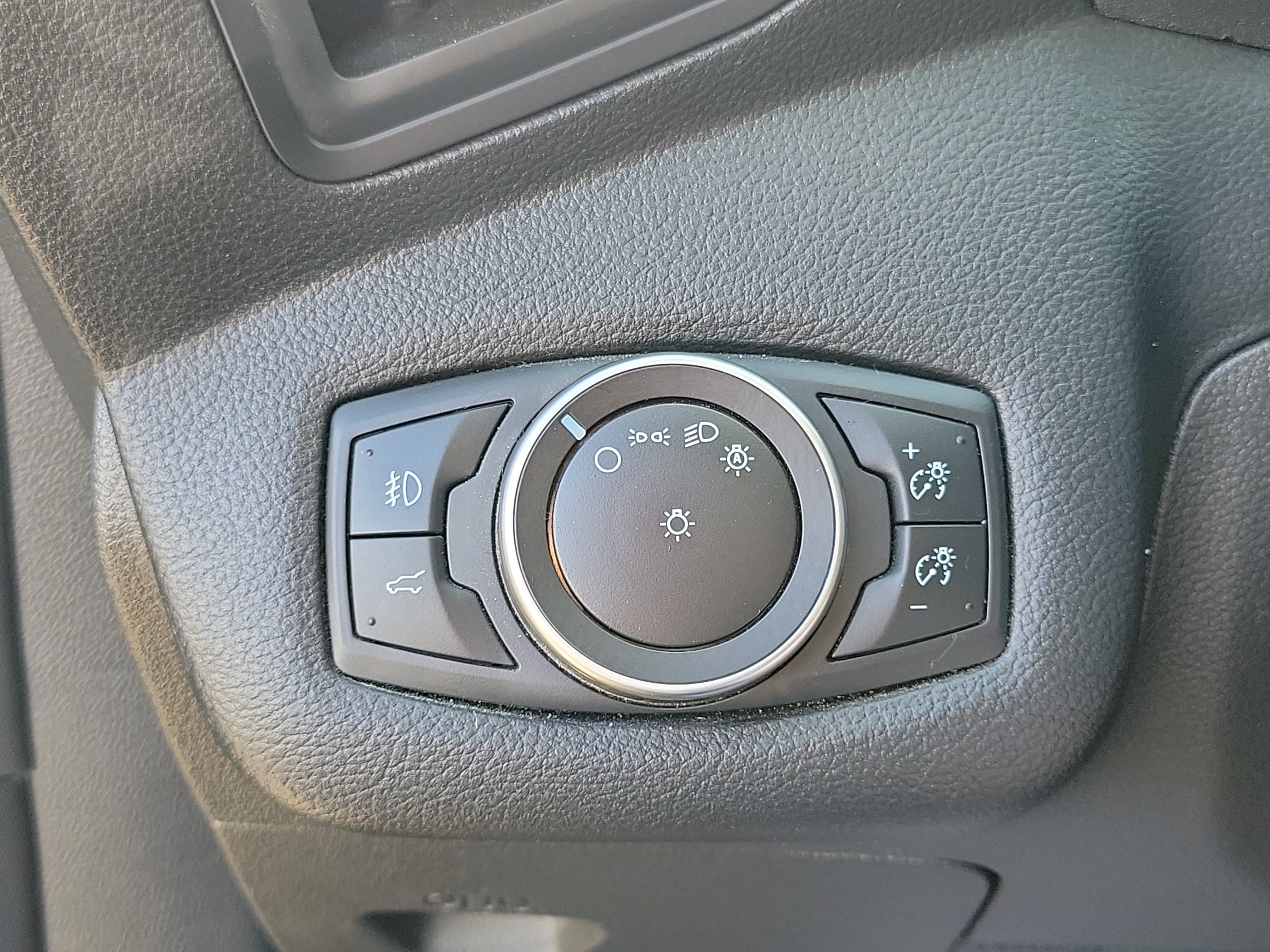 Used 2017 Ford Escape SE w/ SE Sport Appearance Package FWD image 12