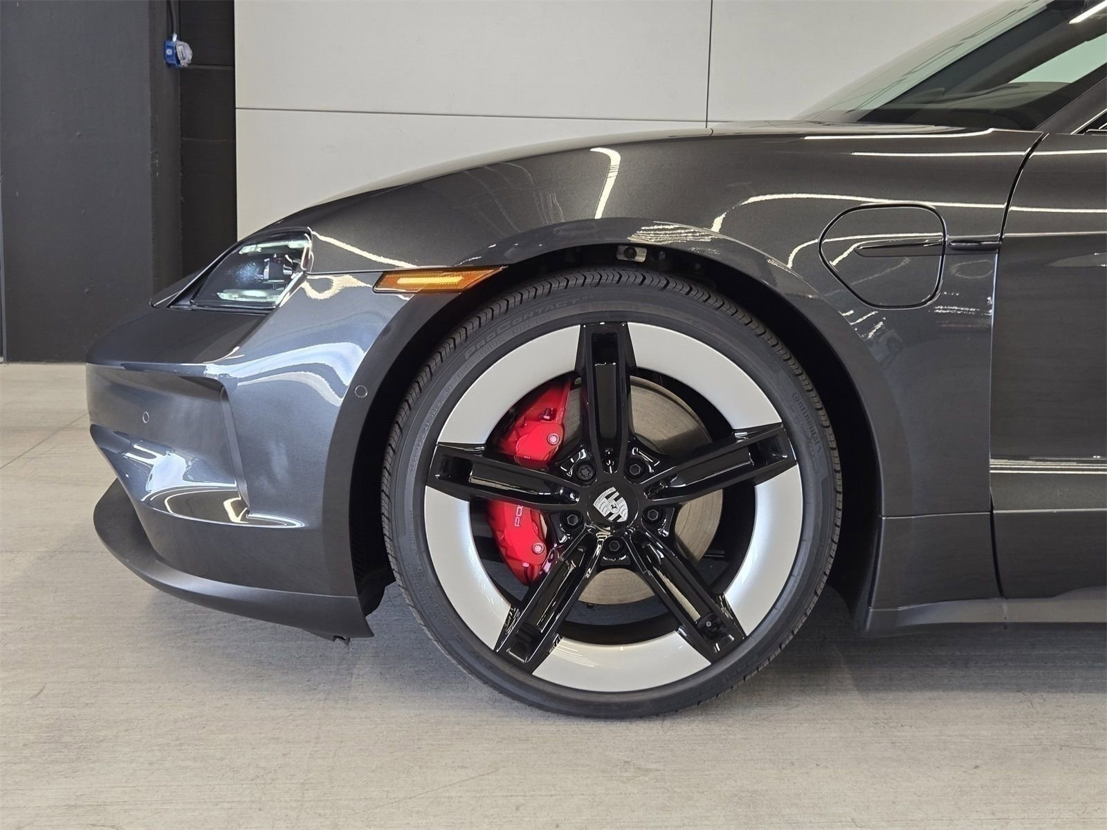 Used 2025 Porsche Taycan 4S image 9