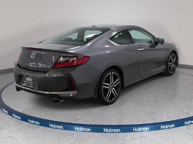 Used 2017 Honda Accord Touring image 6