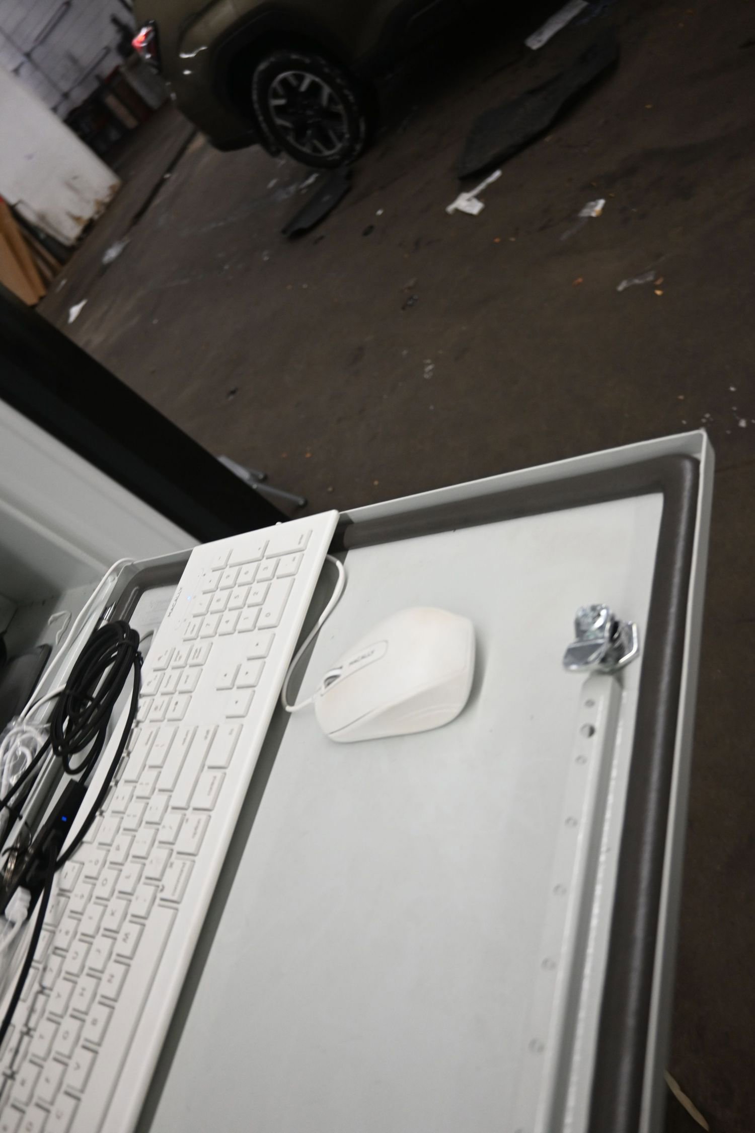 Used 2024 Chevrolet Tahoe RST w/ Luxury Package image 16