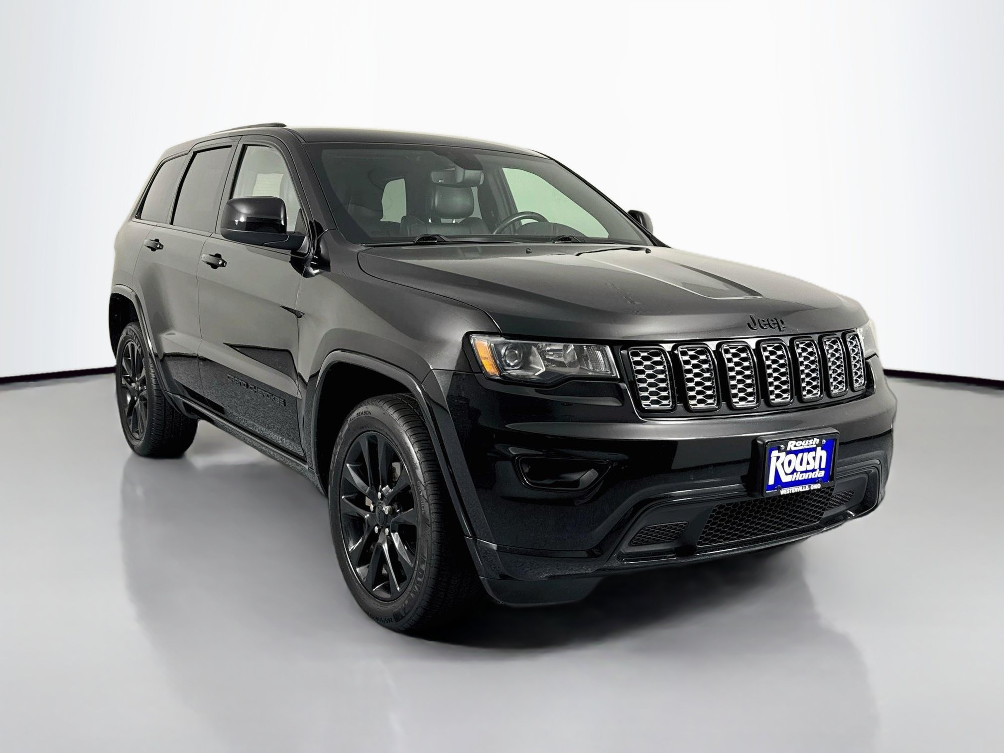 Used 2018 Jeep Grand Cherokee Altitude AWD/4WD image 3