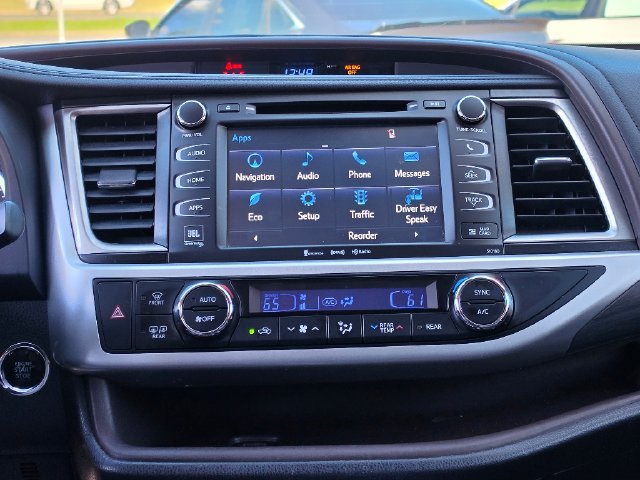 Used 2018 Toyota Highlander Limited AWD/4WD image 27