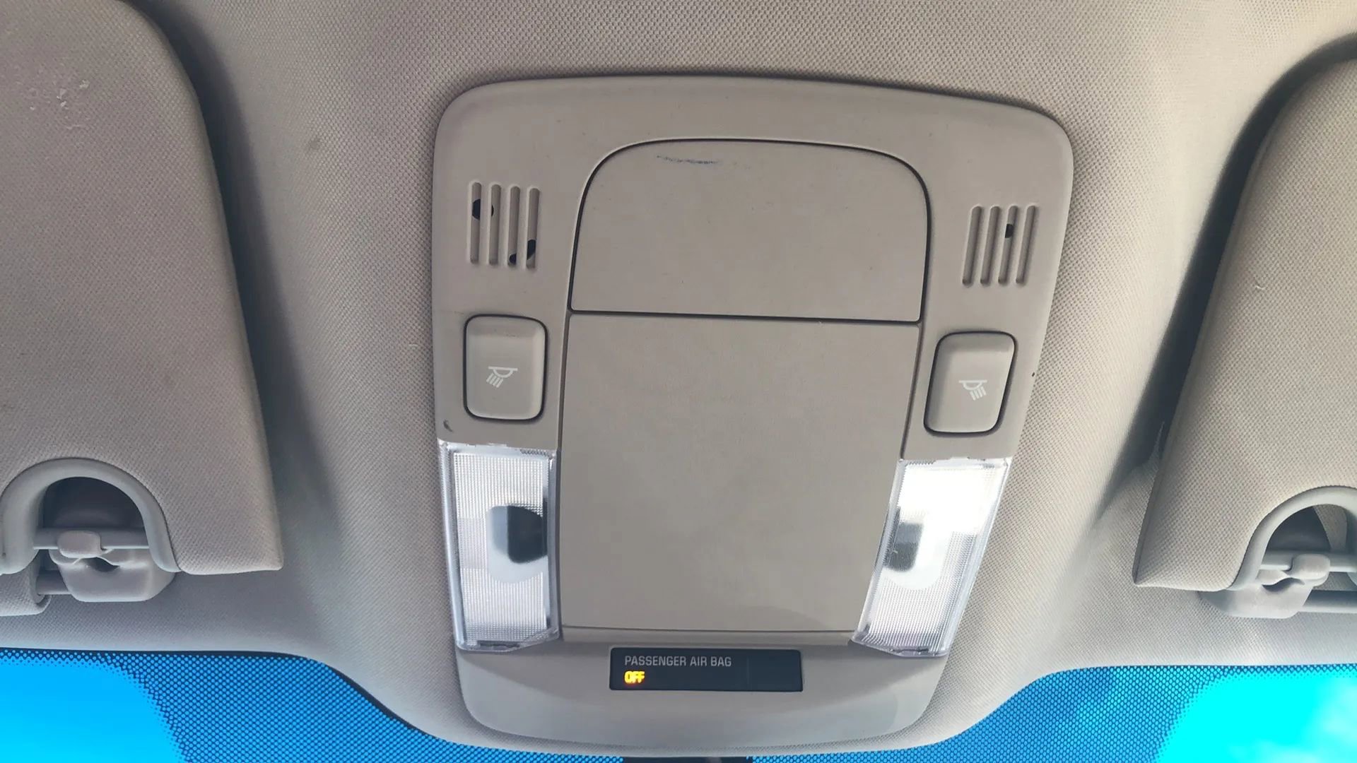 Used 2008 Cadillac DTS image 28