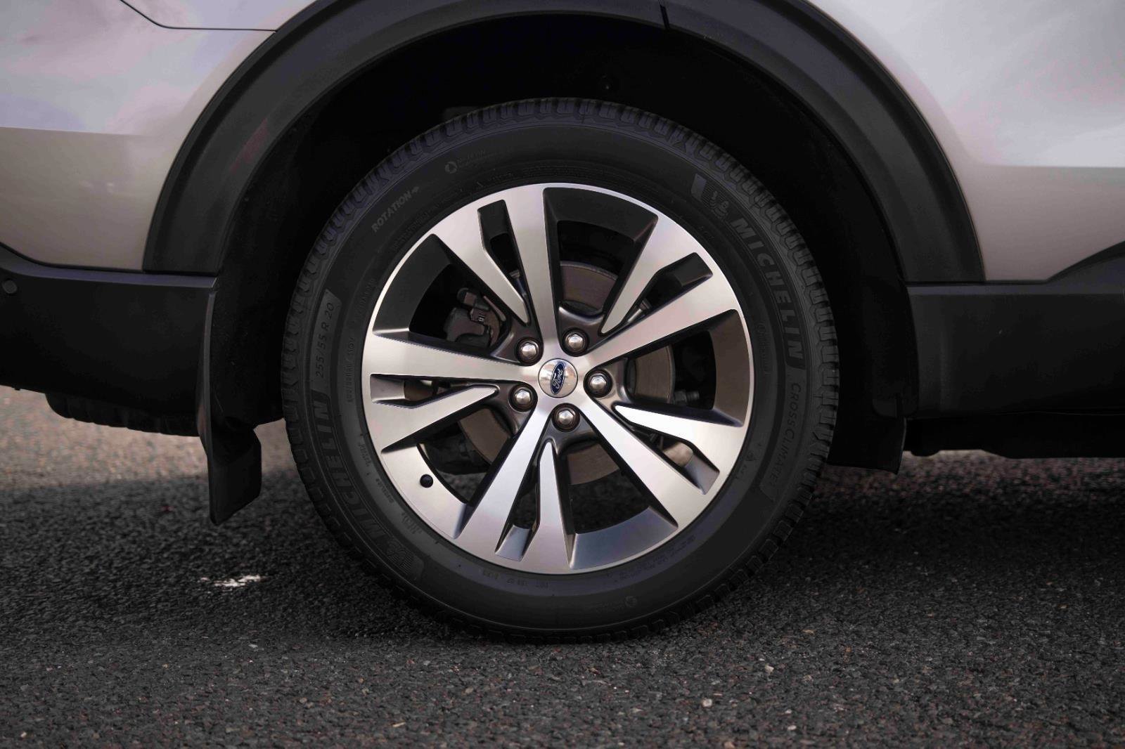 Used 2020 Ford Explorer Platinum w/ Premium Technology Package image 33