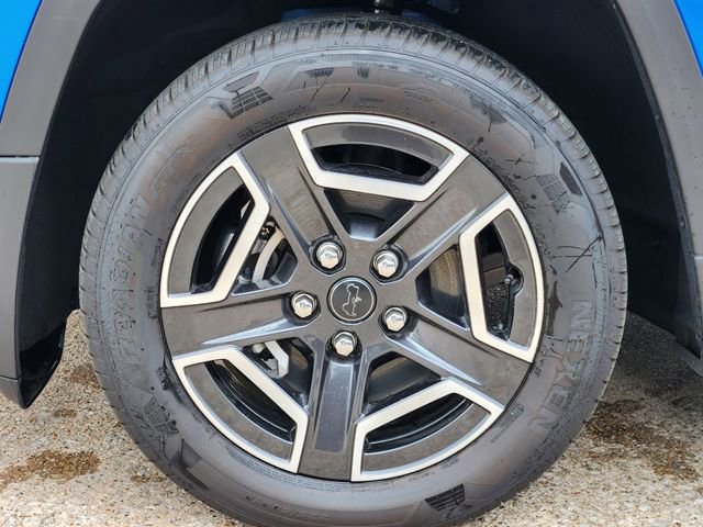 New 2026 Jeep Cherokee Laredo image 7