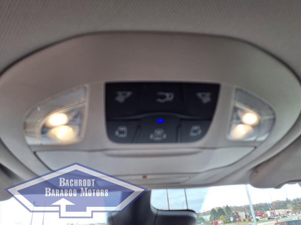 Used 2024 Chrysler Pacifica Select image 31