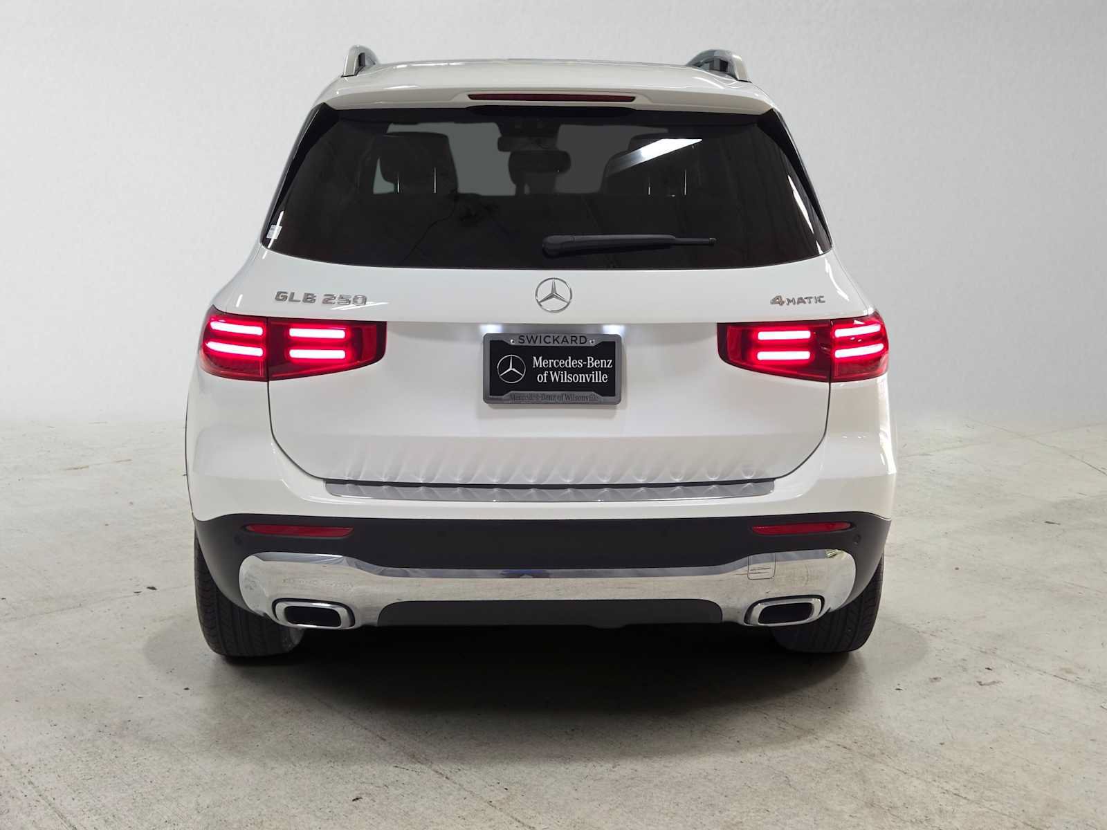 New 2026 Mercedes-Benz GLB 250 4MATIC image 4