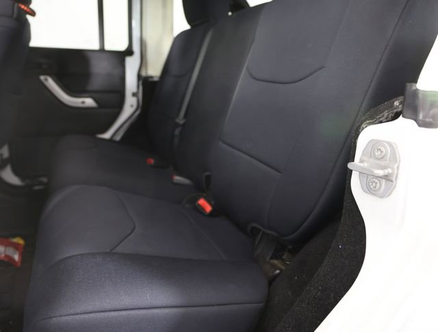 Used 2017 Jeep Wrangler Unlimited Rubicon image 5