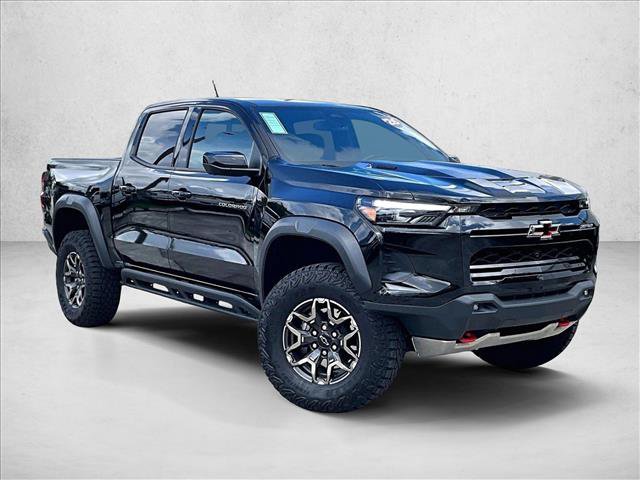 Used 2026 Chevrolet Colorado ZR2 w/ Technology Package AWD/4WD image 12