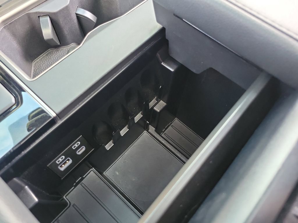Used 2025 Toyota Tundra Limited image 15