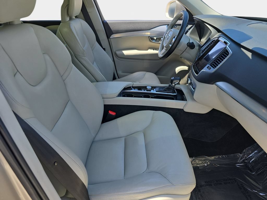 Used 2016 Volvo XC90 T6 Momentum w/ Vision Package AWD/4WD image 12
