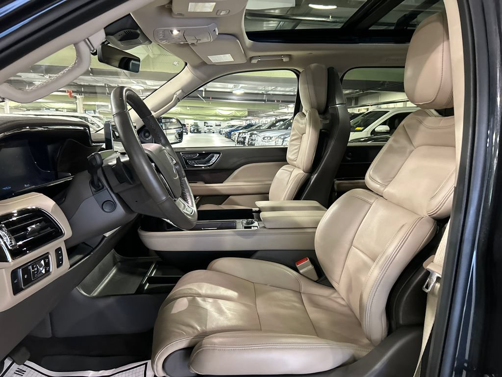 Certified 2024 Lincoln Navigator L Reserve AWD/4WD image 9