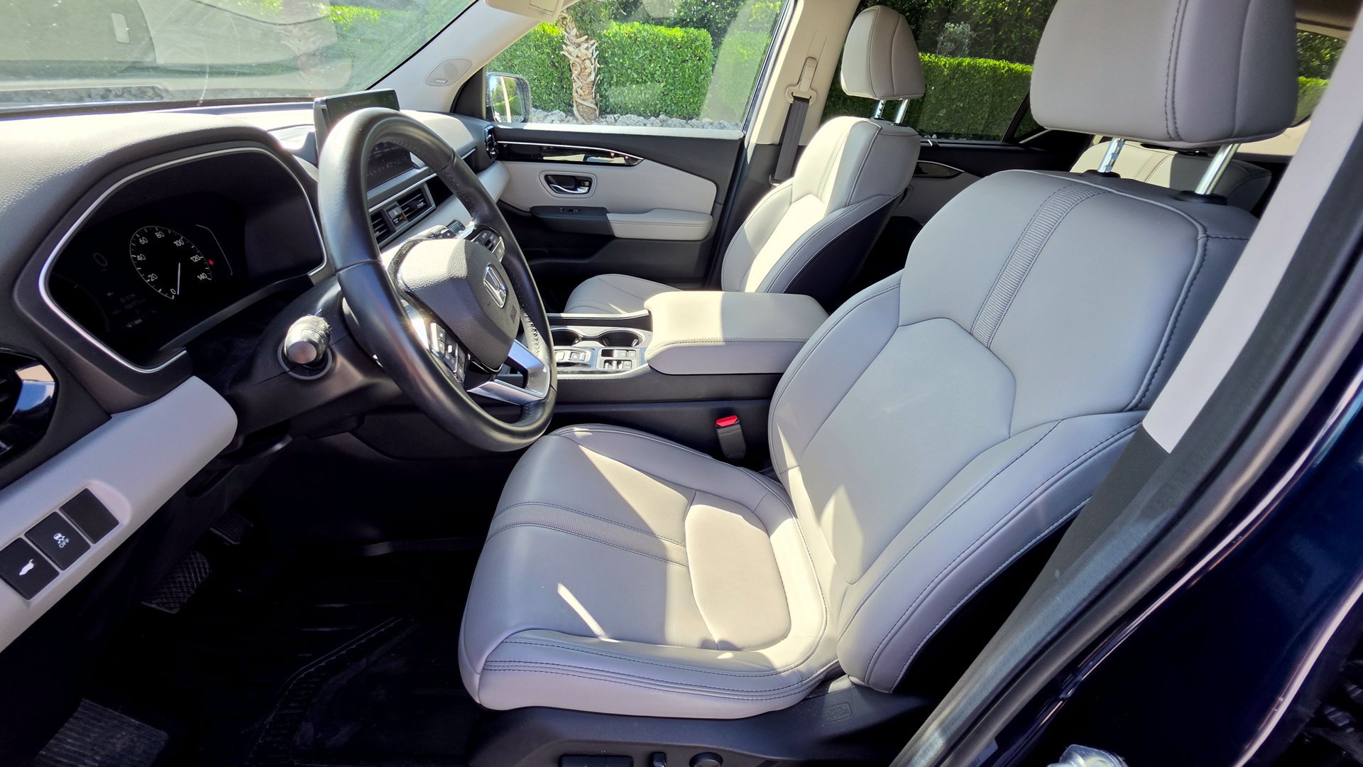 Used 2025 Honda Pilot Touring image 24