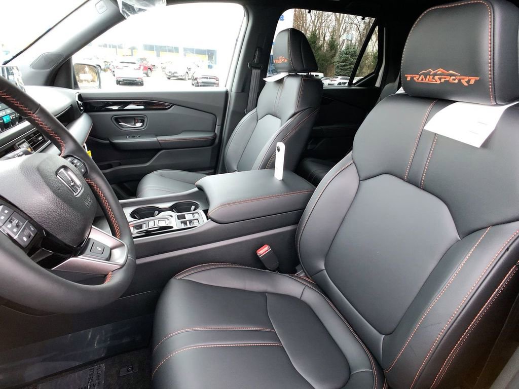 New 2025 Honda Pilot TrailSport image 12