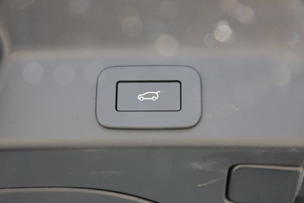 Certified 2026 Jaguar F-PACE R-Dynamic S AWD/4WD image 10