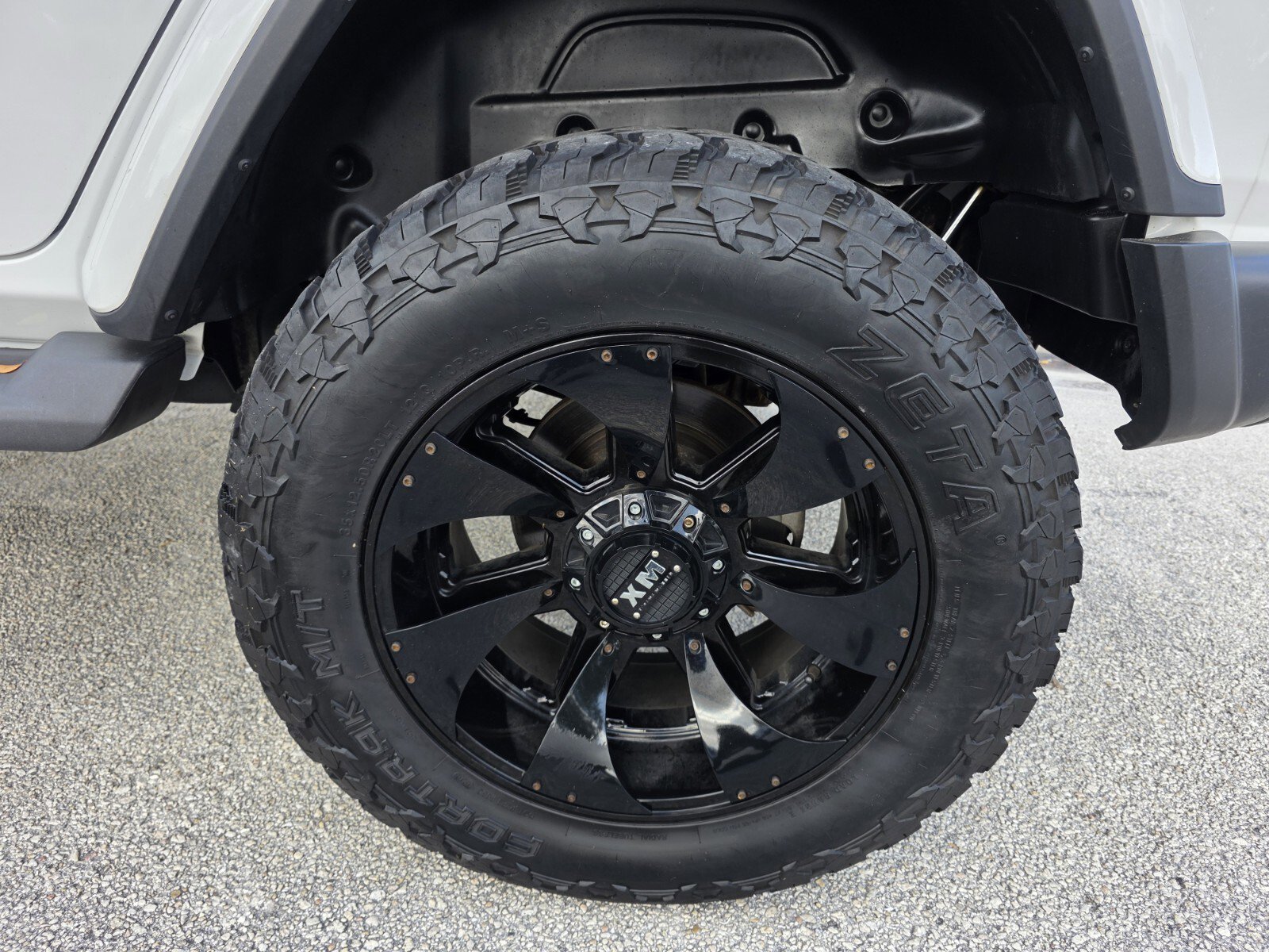 Used 2019 Jeep Wrangler Unlimited Sahara w/ Uconnect 4C Nav & Sound Group image 9