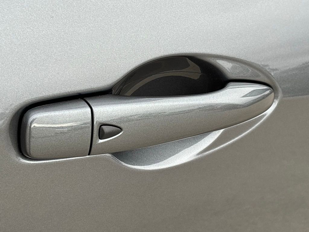 New 2025 Nissan Versa SR image 35