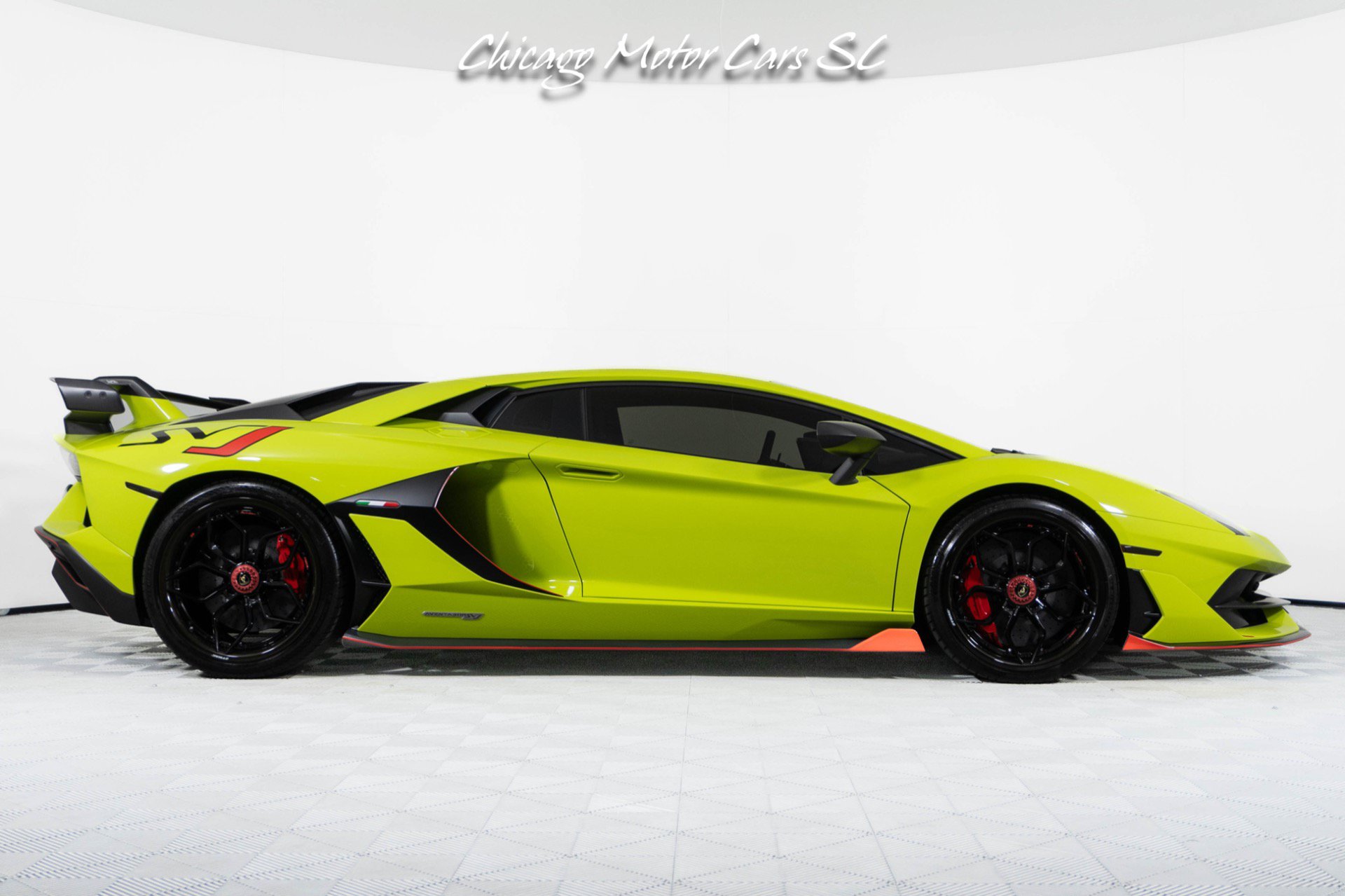Used 2019 Lamborghini Aventador SVJ AWD/4WD image 14