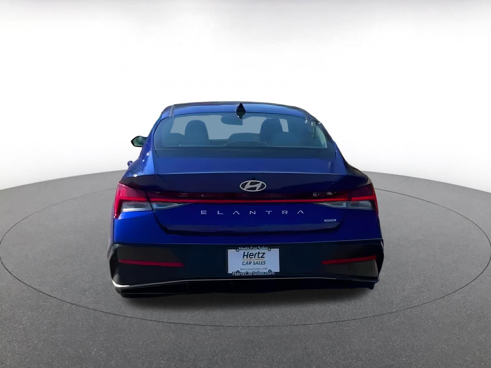 Used 2025 Hyundai Elantra Limited image 11