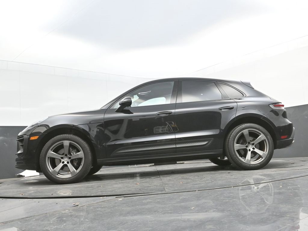 Used 2023 Porsche Macan Turbo image 17
