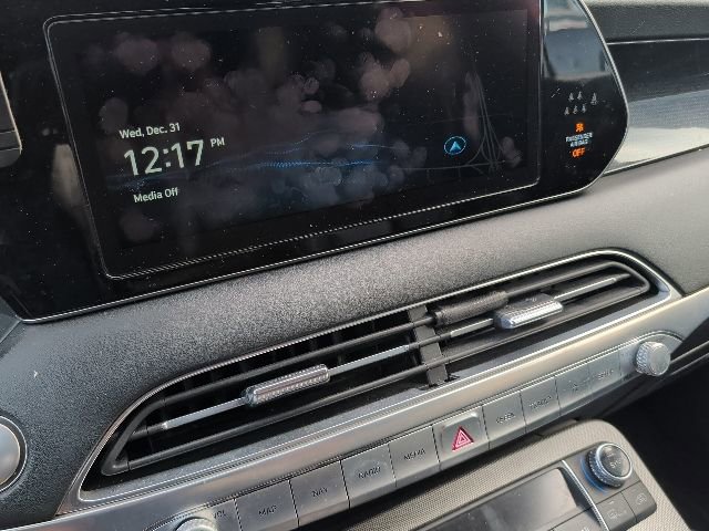 Used 2021 Hyundai Palisade Calligraphy image 2