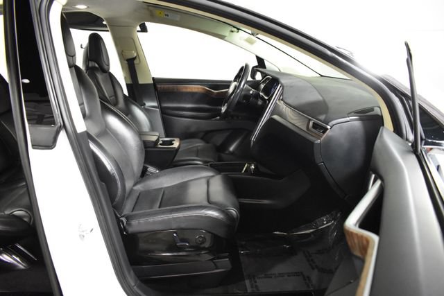 Used 2016 Tesla Model X 90D AWD/4WD image 40