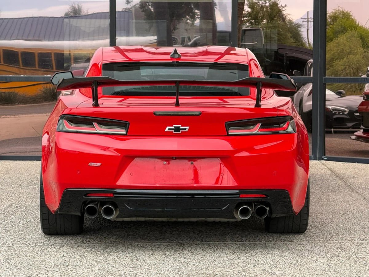 Used 2016 Chevrolet Camaro SS RWD image 9