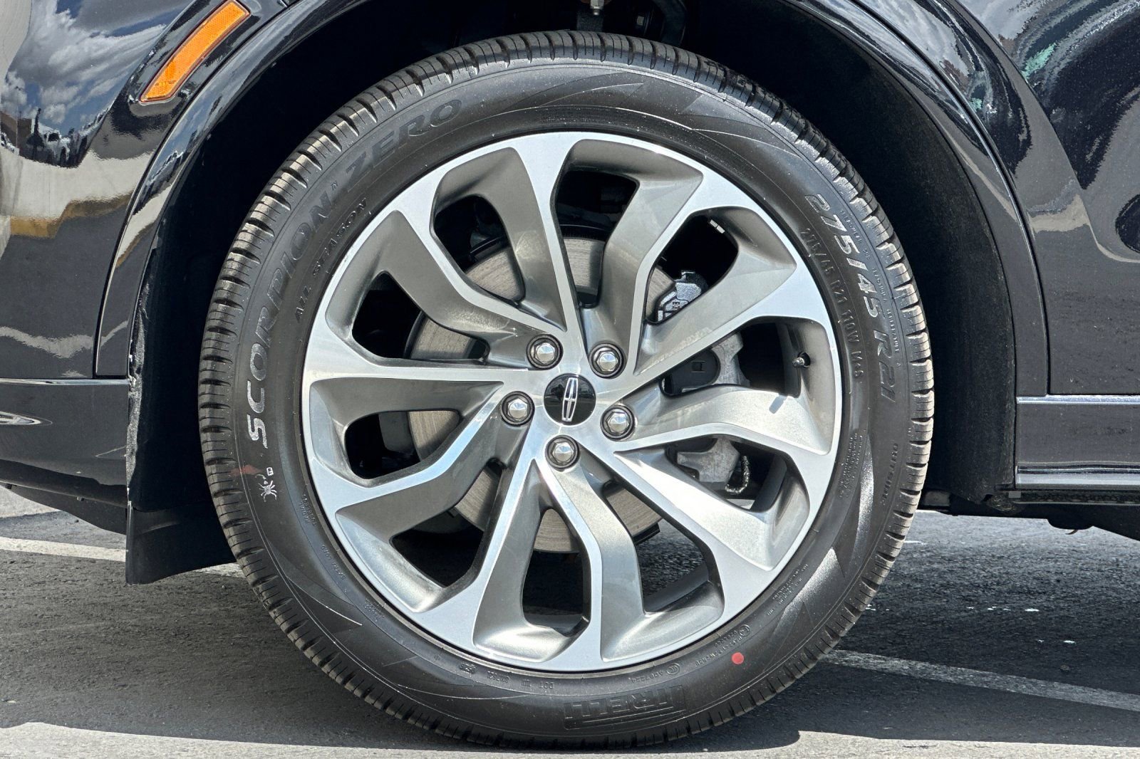 New 2026 Lincoln Aviator 2WD w/ Jet Appearance Package image 26