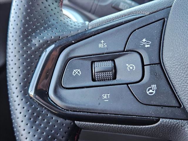 Used 2024 Chevrolet Trax RS w/ Sunroof Package image 11