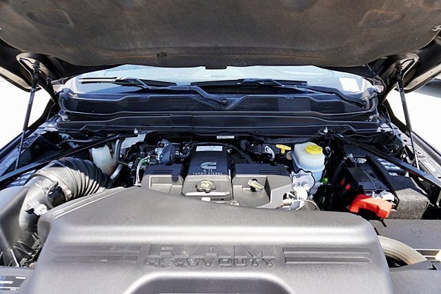 Used 2023 RAM 3500 Laramie AWD/4WD image 17