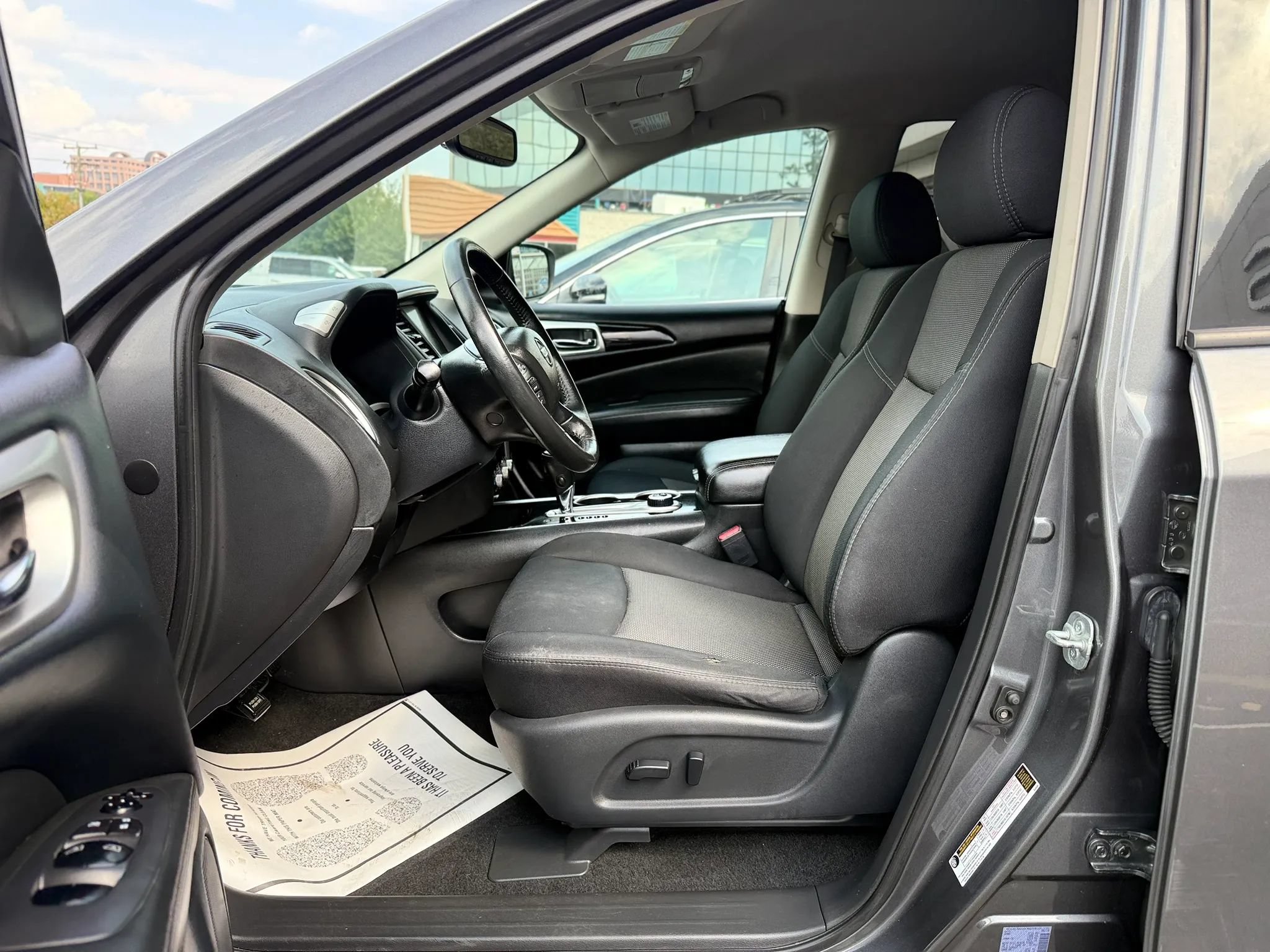 Used 2018 Nissan Pathfinder SV AWD/4WD image 10