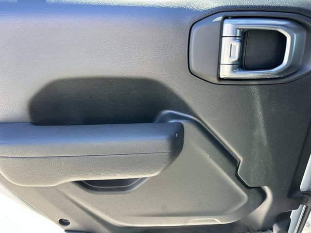 Used 2023 Jeep Gladiator Rubicon w/ Cold Weather Group AWD/4WD image 19