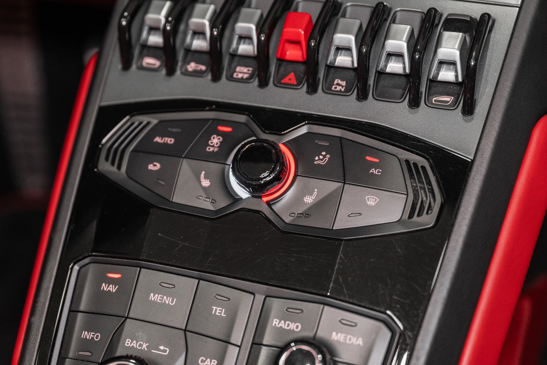 Used 2016 Lamborghini Huracan LP 610-4 image 32