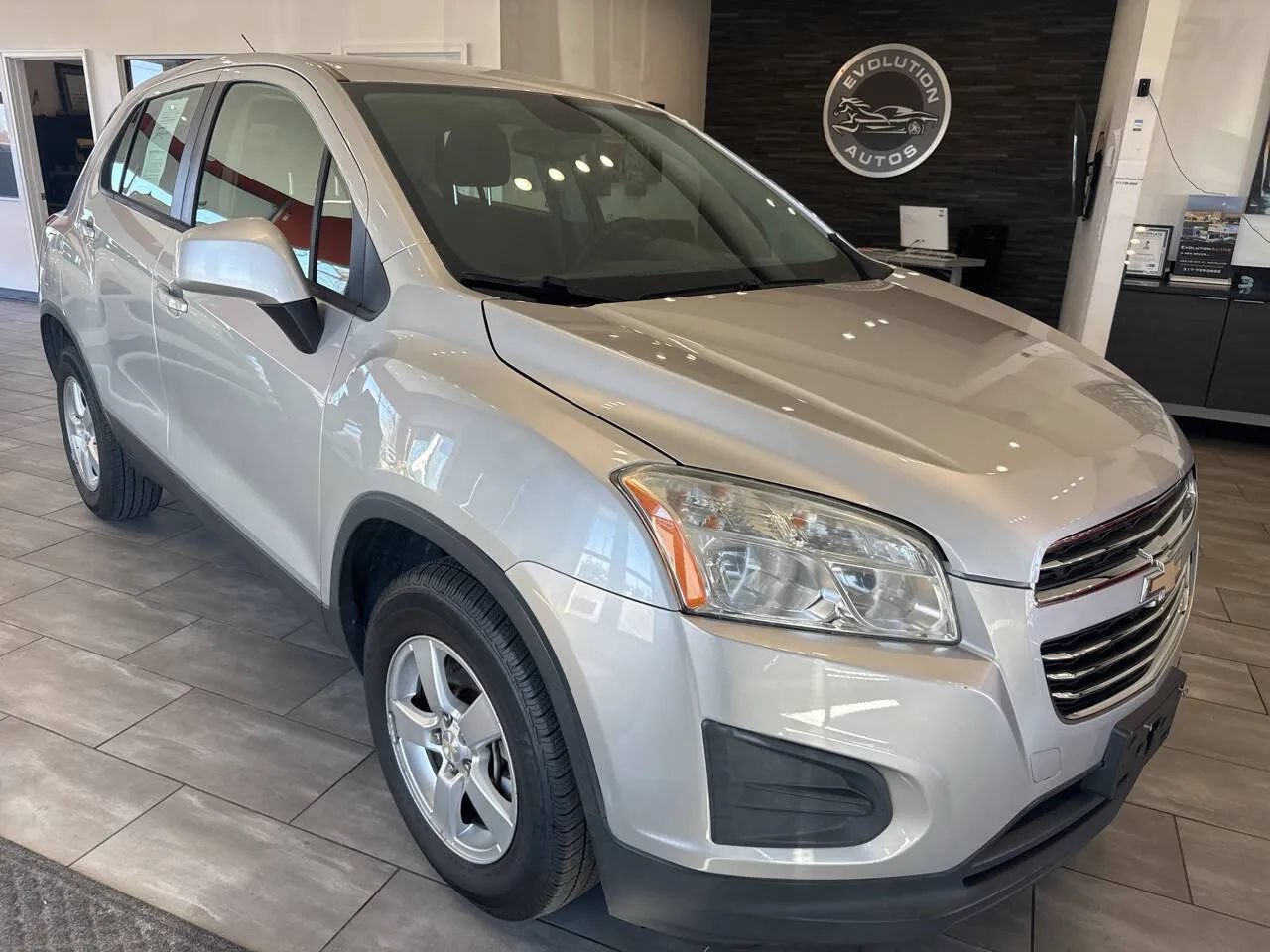 Used 2016 Chevrolet Trax LS AWD/4WD image 2